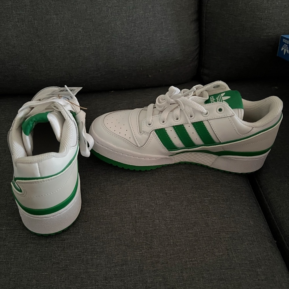 Brand new in box Adidas shoes size 8.5 - Picture 4 of 5